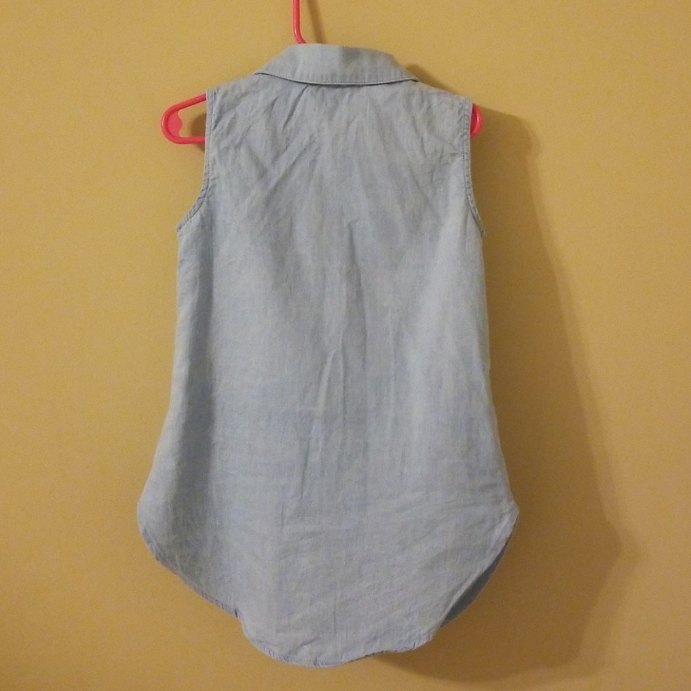 Clothes - Picture 3 of 3